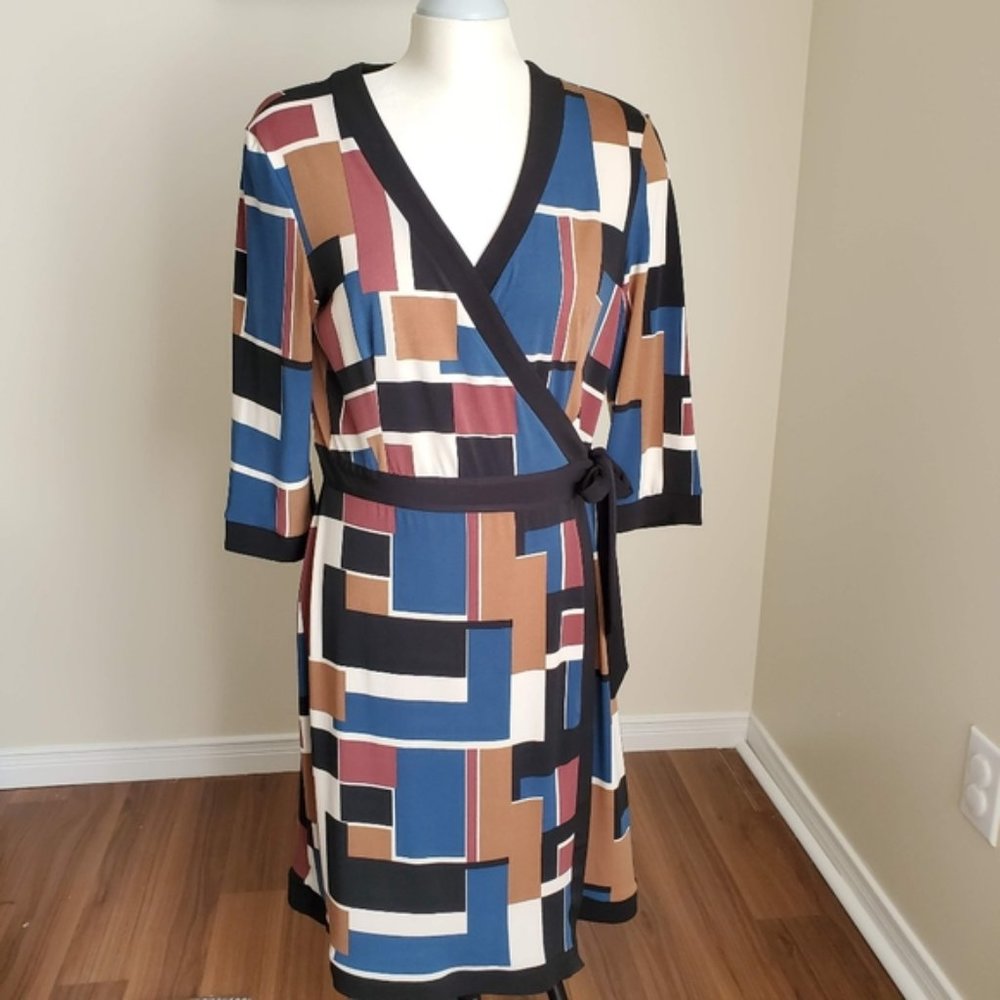 Chapter One Colorblock Abstract Wrap Dress Size Large - Picture 6 of 6